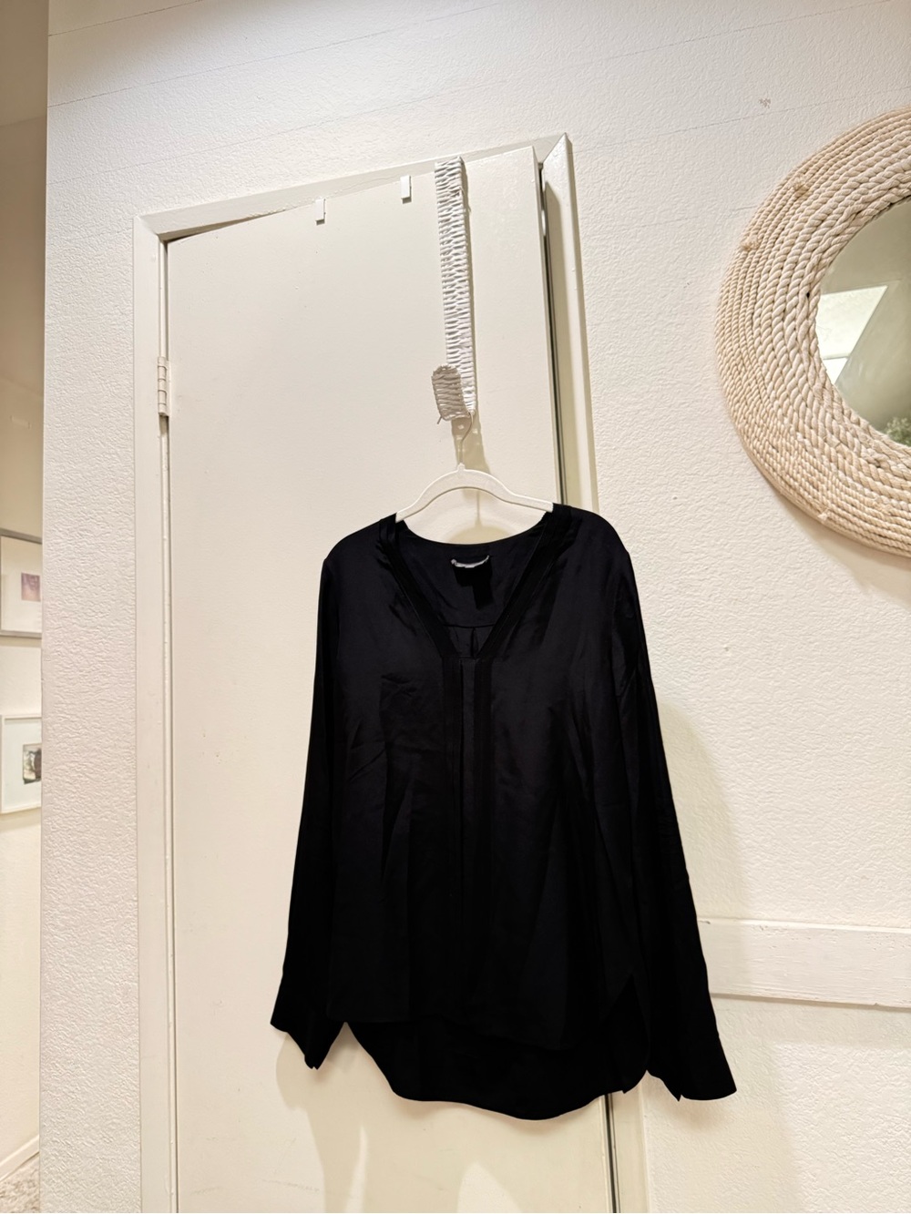 Vince Black V-Neck Long-Sleeve Tunic silk large